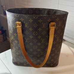 LV Tote 