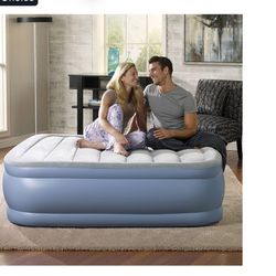 Beautyrest Hi-Loft Queen Size Air Mattress with Vertical Beam Construction, Edge Support, External Pump and Puncture Resistant Vinyl for Guests and Ca