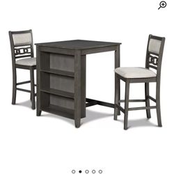 Dining Room Set / Kitchen Table