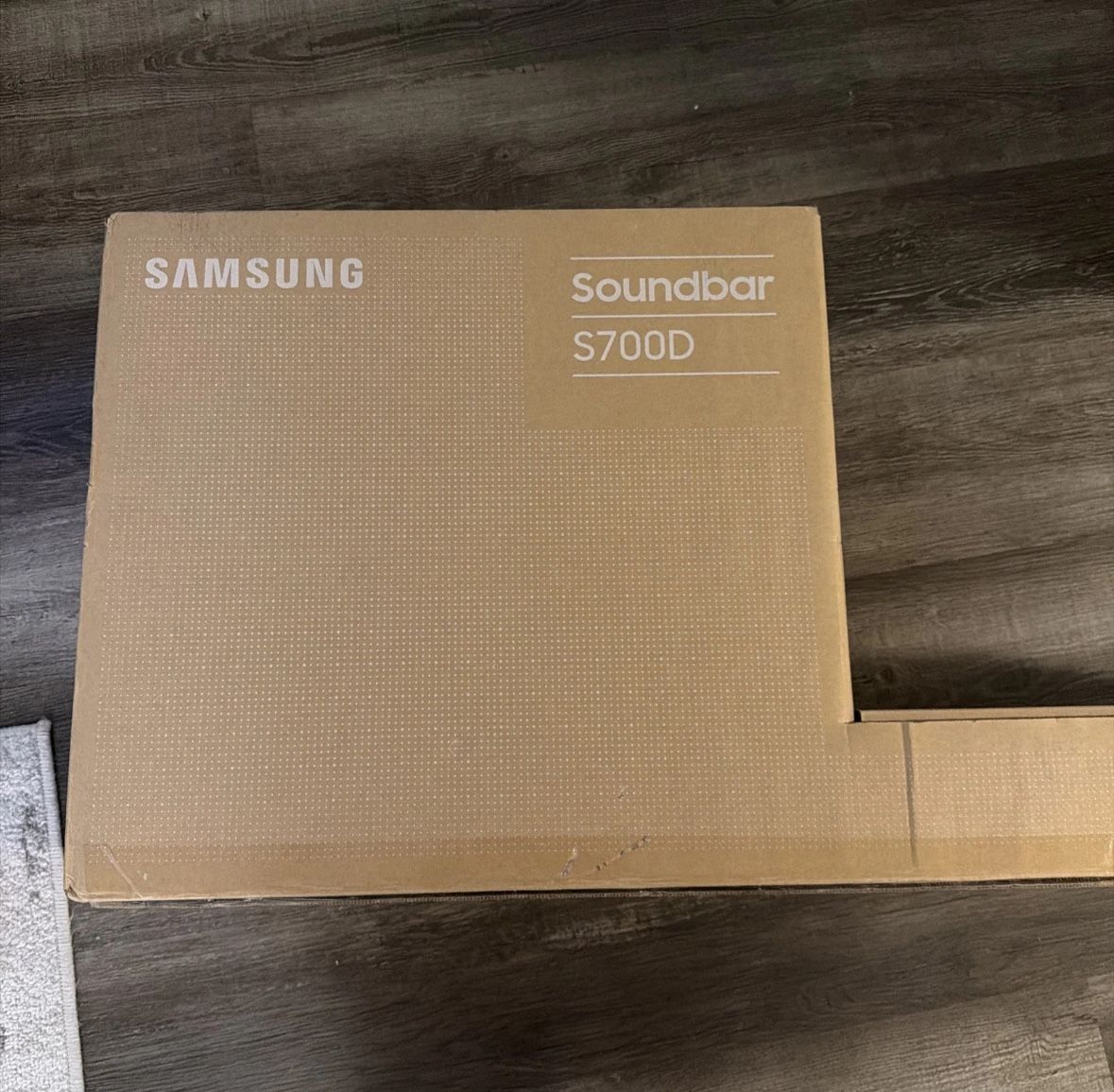 SAMSUNG Ultra-slim 3.1ch. Wireless Dolby ATMOS Soundbar with Q-Symphony HW-S700D