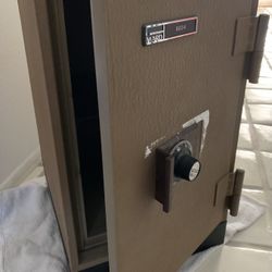 Montgomery Ward  Safe #9034