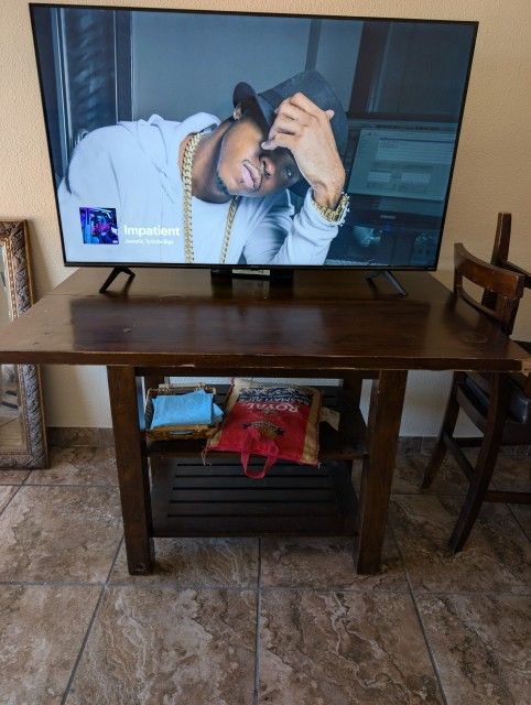 Table And Barstool Chair (3)