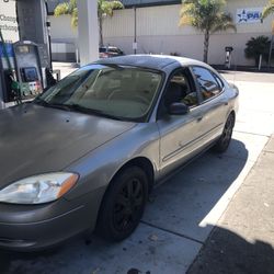 2003 Ford Taurus