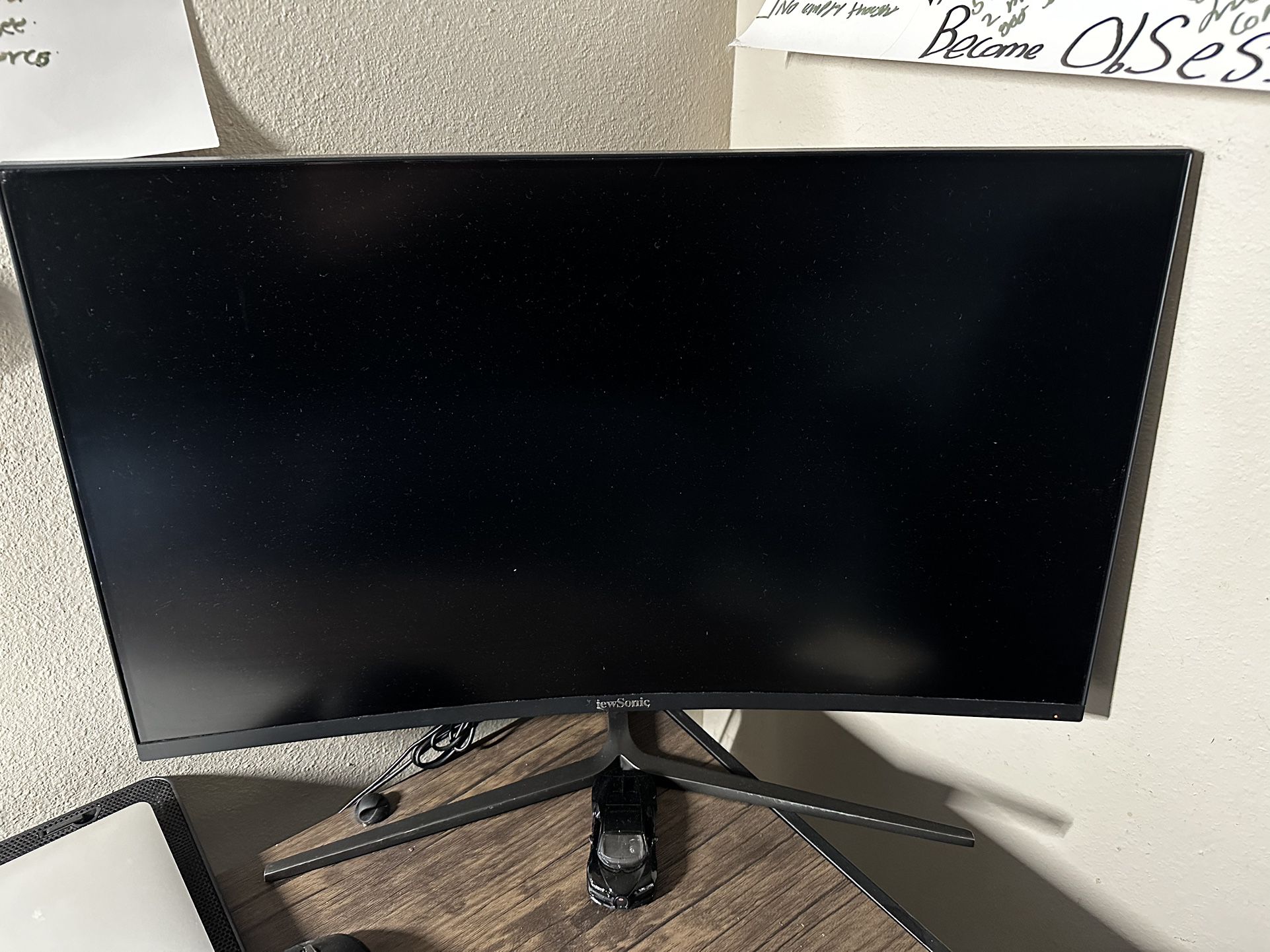 27 Inch Curved Monitor