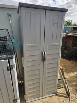 Storage waterproof Suncast good condition