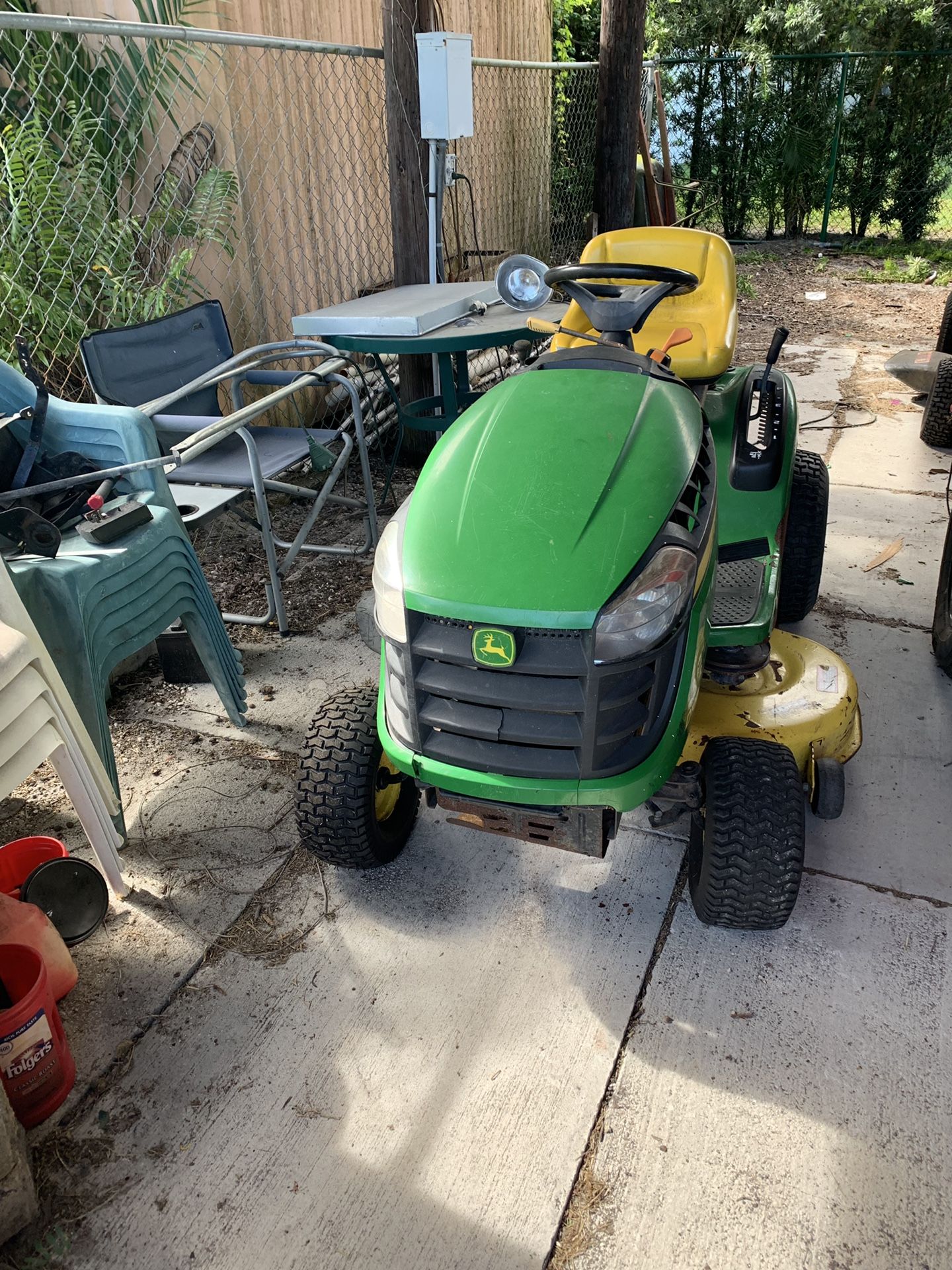 John Deere riding mower / tractor 42 inch cutter