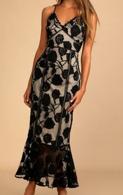 Black Floral Mesh Lace Trumpet Midi MEDIUM