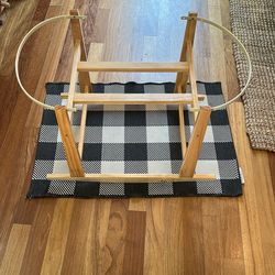 Basket bassinet rocking stand
