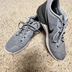 Nike Mens Tennis Shoes Size 9
