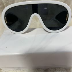 Sunglasses No Brand NEW