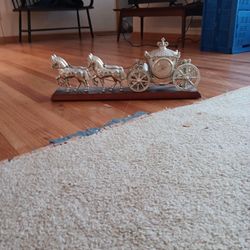 Vintage United Clock Corp. Horse- Drawn Carriage Electric Clock