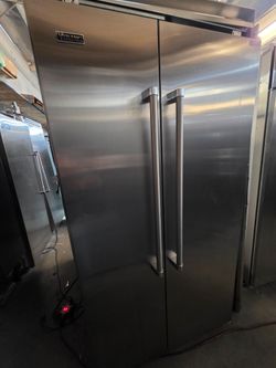 42" VIKING BUILT IN STAINLESS STEEL REFRIGERATOR