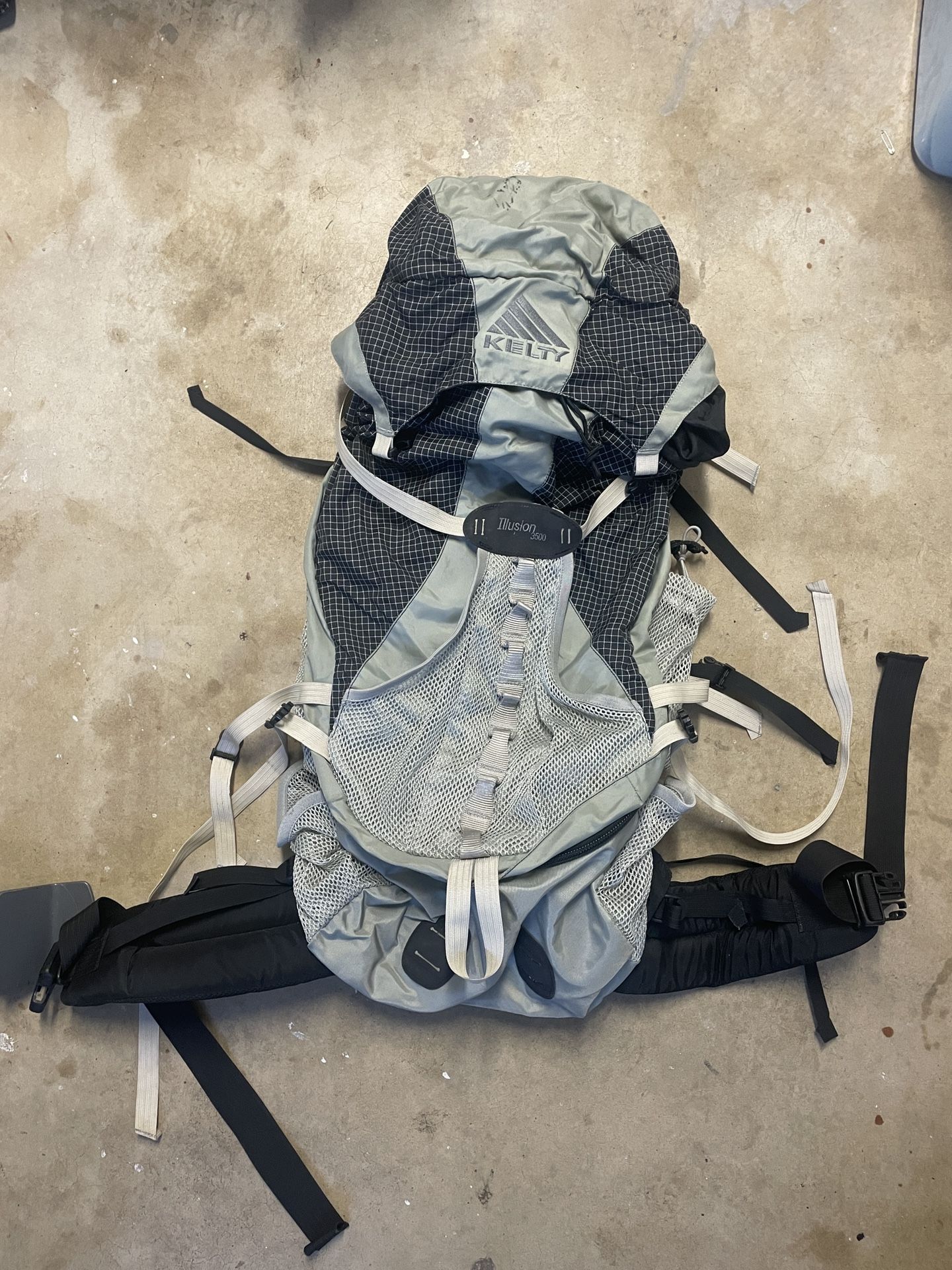 Kelty Illusion 3500 Hiking Backpack Silver/Black 57L