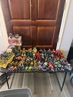 LARGE VINTAGE AND NEWER ACTION FIGURE LOT STAR TREK STAR WARS MOTU DINO RIDERS TMNT AND MORE