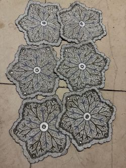 6 beaded table mats