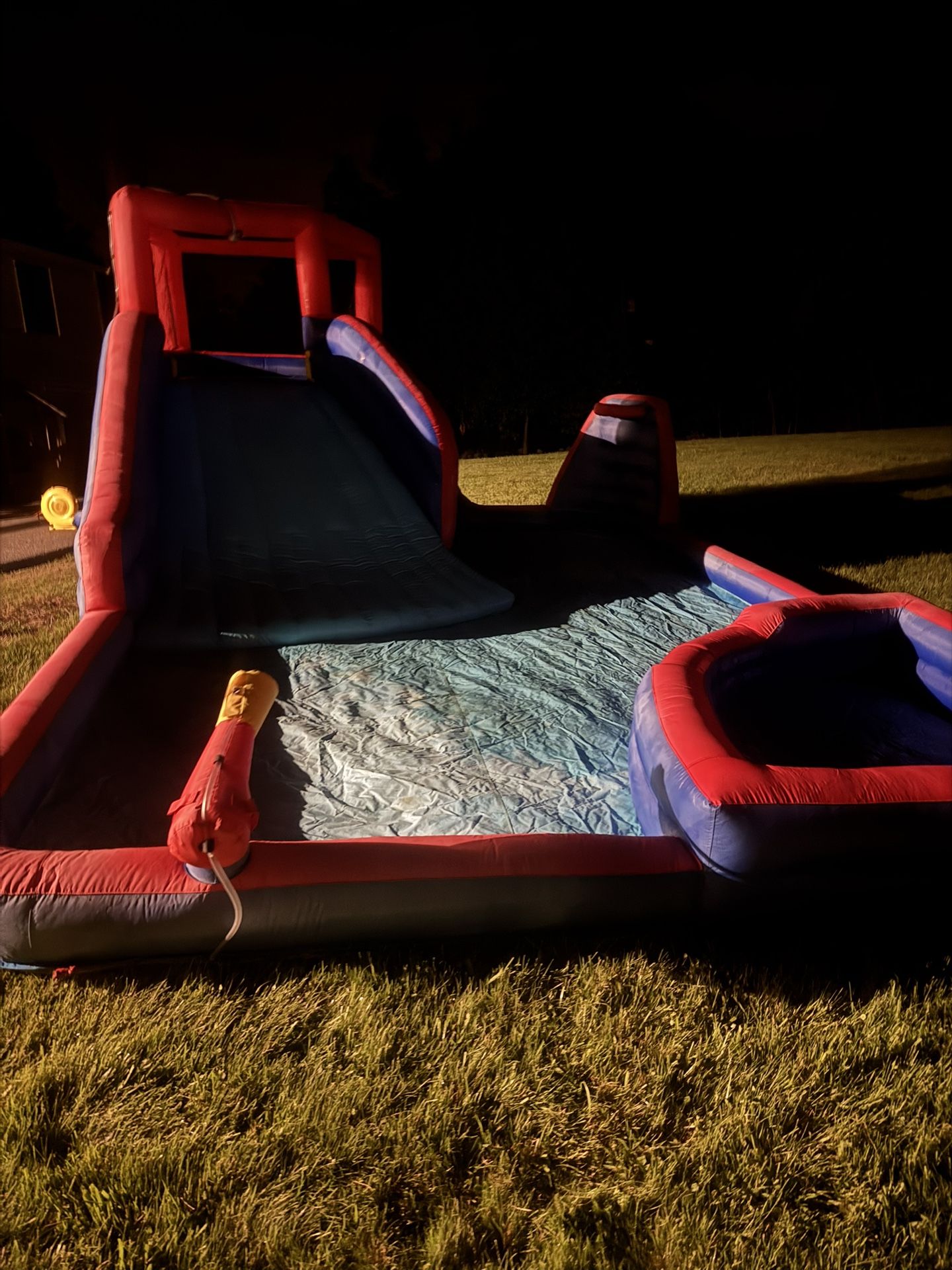 Inflatable waterpark