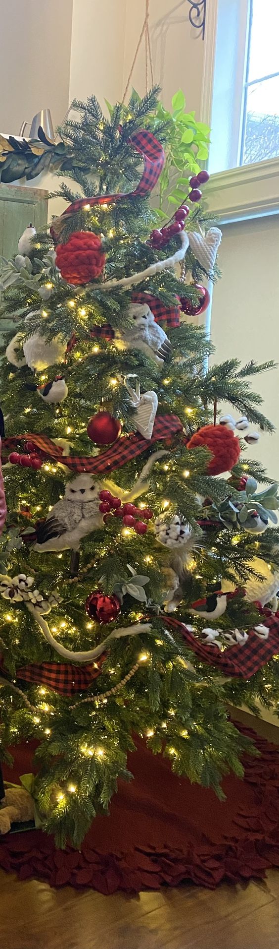 7.5’ Molbaks pre-lit Christmas tree