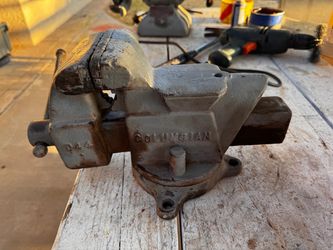 vintage Columbian bench vise