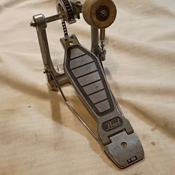 Pearl P-100 Single Bass Drum Kick Pedal – Vintage Chain Drive – Works Great