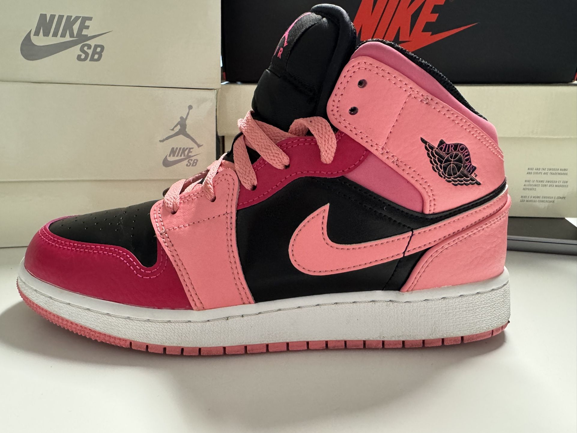 Jordan 1 Mid Coral Chalk (GS) Pink 6.5Y