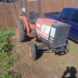 Kubota L-3300 Tractor 