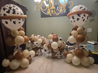 Simple Balloon Center pieces