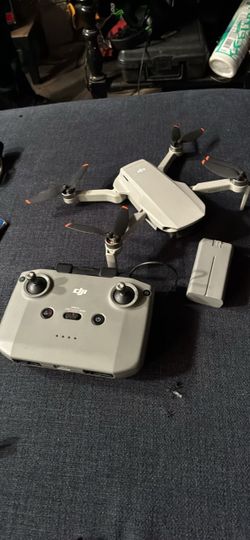 DJI Mini2  Drone with Remote and Batteryand case