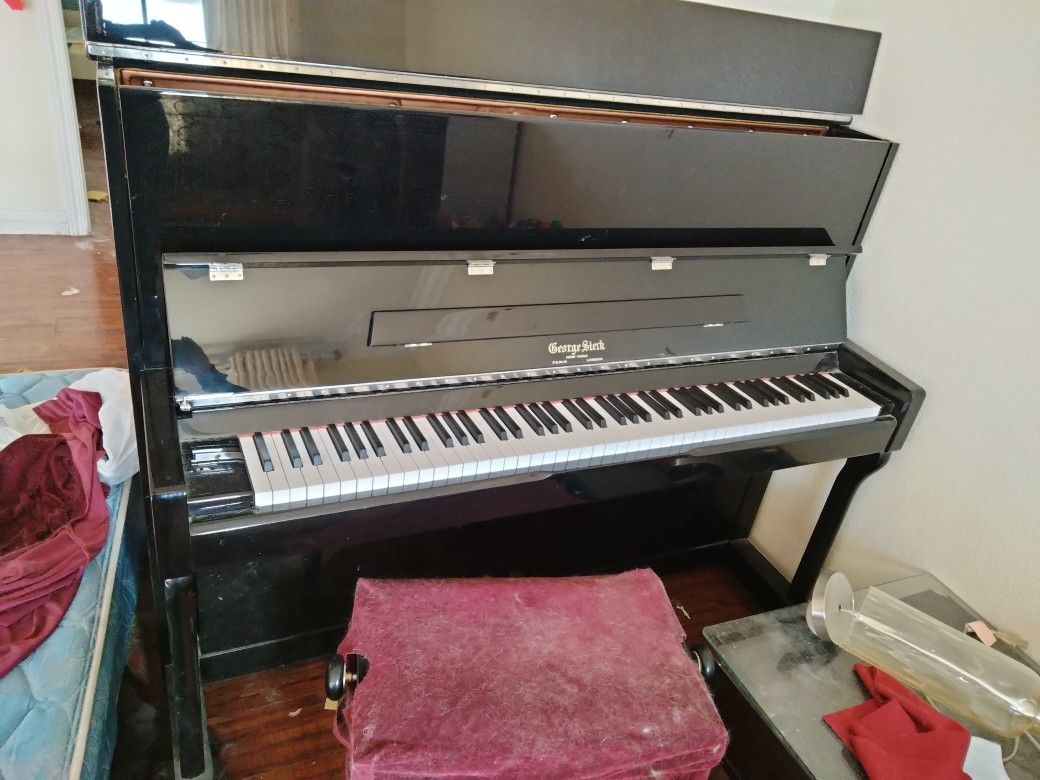 George Steck Piano 🎹 47" Upright 