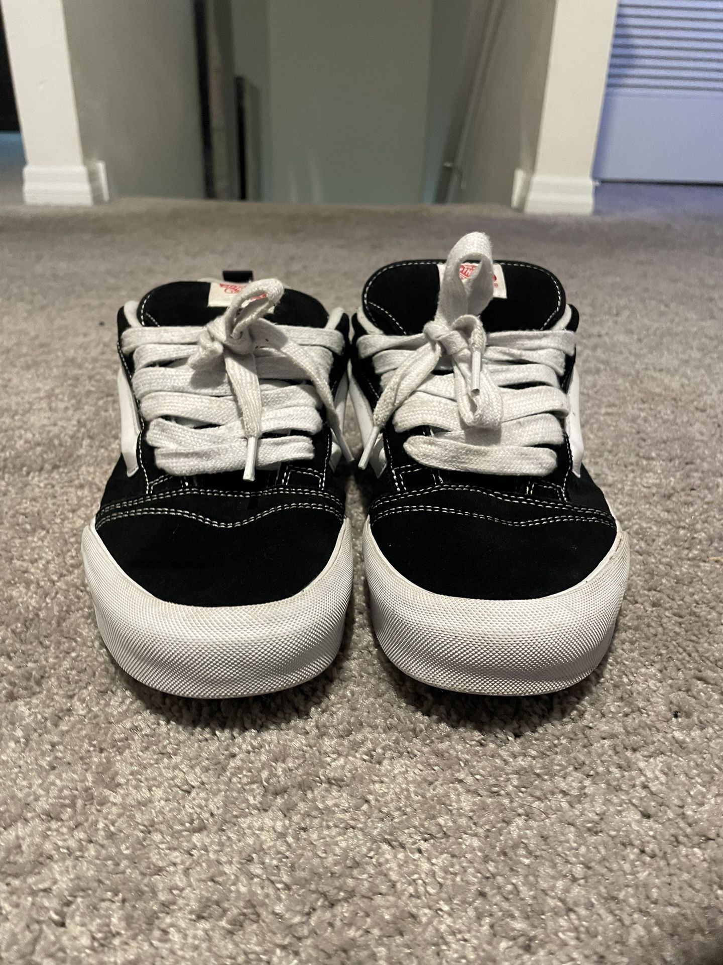 Vans- Knu Skool shoes no box.