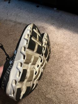 OnCloud Cloudmonster running shoes