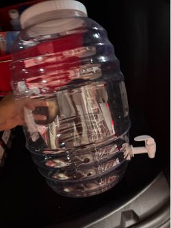 Large Plastic Beverage Dispenser with Spigot 5 gallon