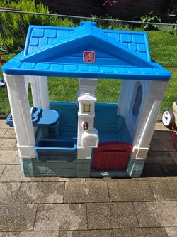 Step  2Playhouse