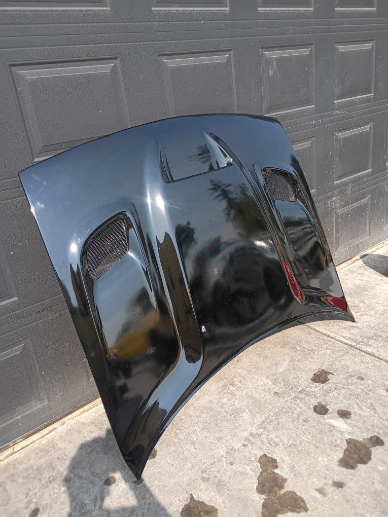Dodge Challenger Hood
