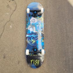 SKATEBOARD W TOOLS SIZE 8.0
