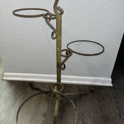 Metal Rustic Plant Holder