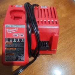 Milwaukee M18 charger