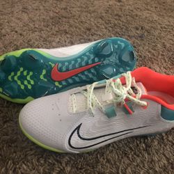 BRAND NEW Nike Women’s Softball Cleats 8.5