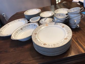 Noritake China Goldette (5189) 40 piece set