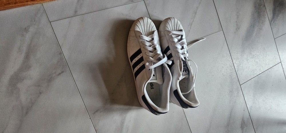 Adidas Superstar Classic Sneakers