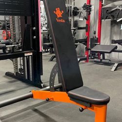 Half Rack With Adjustable Bench