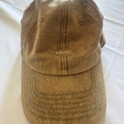 🧢 Levi’s Tan Strapback Hat 🧢