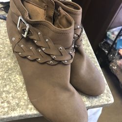 Short Boots With Heel