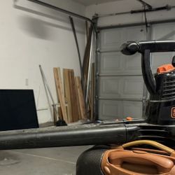 Black & decker Leaf Blower ; Plugs Up To Your Extension Cord