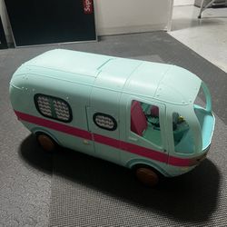 LOL Surprise Dolls OMG 4-in-1 Glamper Camping Vehicle w/ Dolls