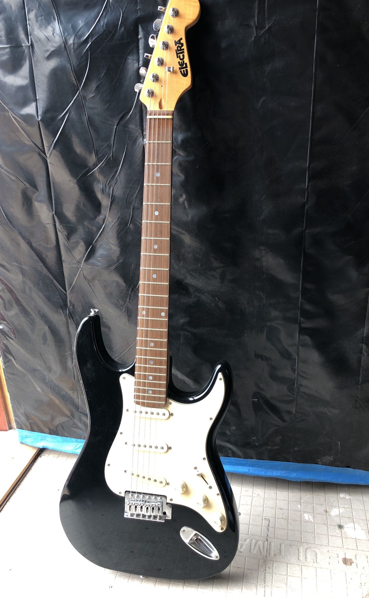 Electric guitar and case