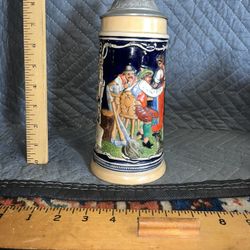 “Trink Und Sing, Allen’s Nimmgering” Flirting Scene 2451 Beer Stein Mug.