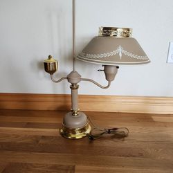 Vintage Mid Century Tole Painted Table Lamp with Metal Shade / Vintage MCM Lighting with Gold Detail ~ Works!!