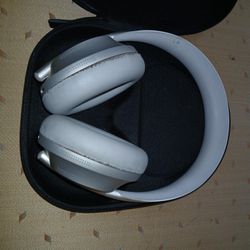 BOSE NOISE CANCELING 700 HEADPHONES