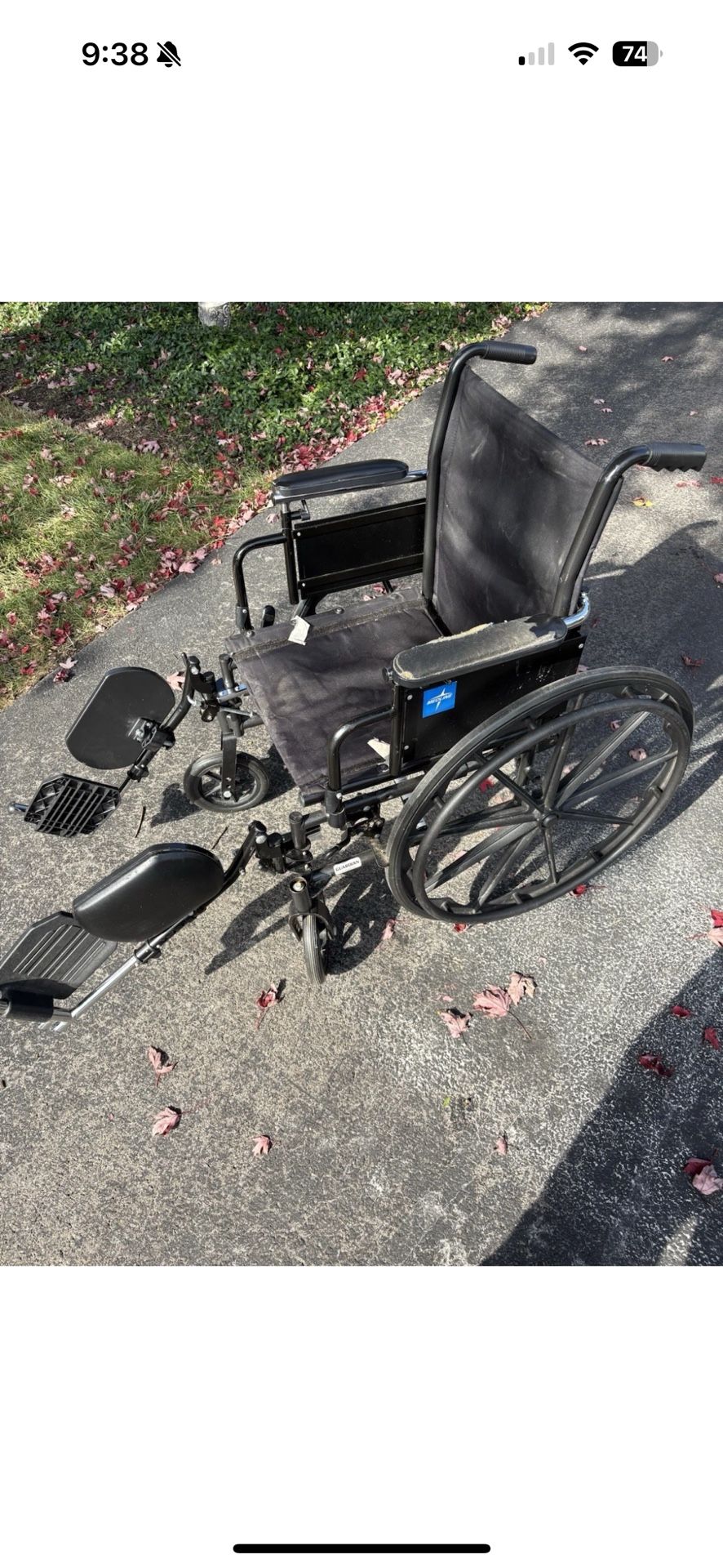 Medline folding Wheelchair w/ leg lift feet pads