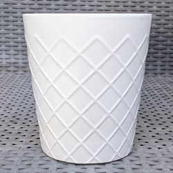 5.5"H x 5"W white round textured geometric design ceramic flower pot succulent plant clay planter